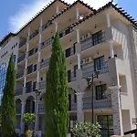 On The Cliff * Obzor