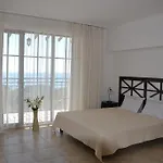 On The Cliff Apartment Obzor