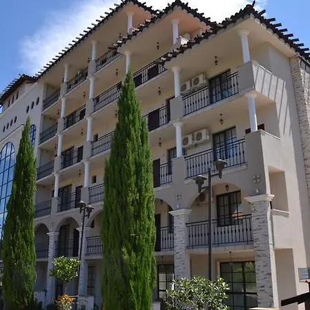 On The Cliff * Obzor