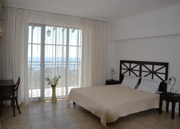 On The Cliff Apartment Obzor